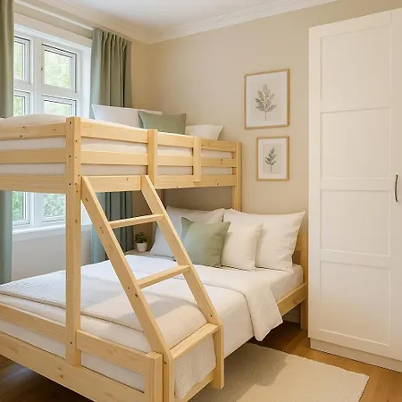 Quartet Bryggen - Quiet And Cozy - Norwegians Minimum Age 25 *