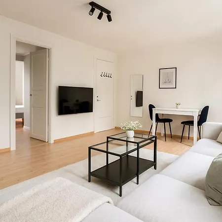 Quartet Bryggen - Quiet And Cozy - Norwegians Minimum Age 25 * ברגן