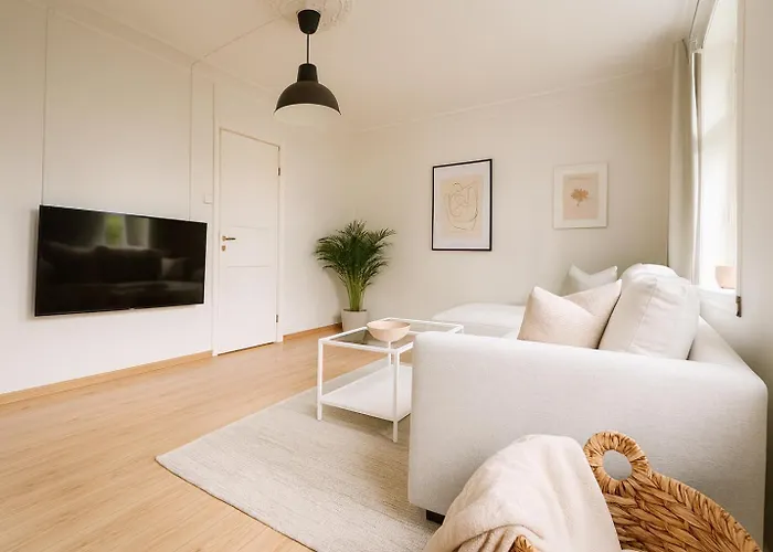 Quartet Bryggen - Quiet And Cozy - Norwegians Minimum Age 25
